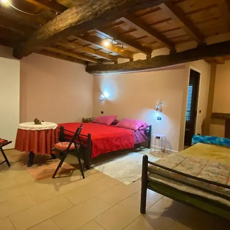 Antica Cascina Bed & Breakfast